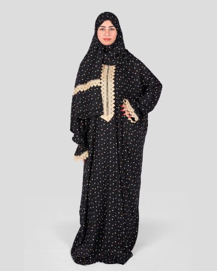 صورة شرشف صلاة نسائي ببتصميم دانتيل